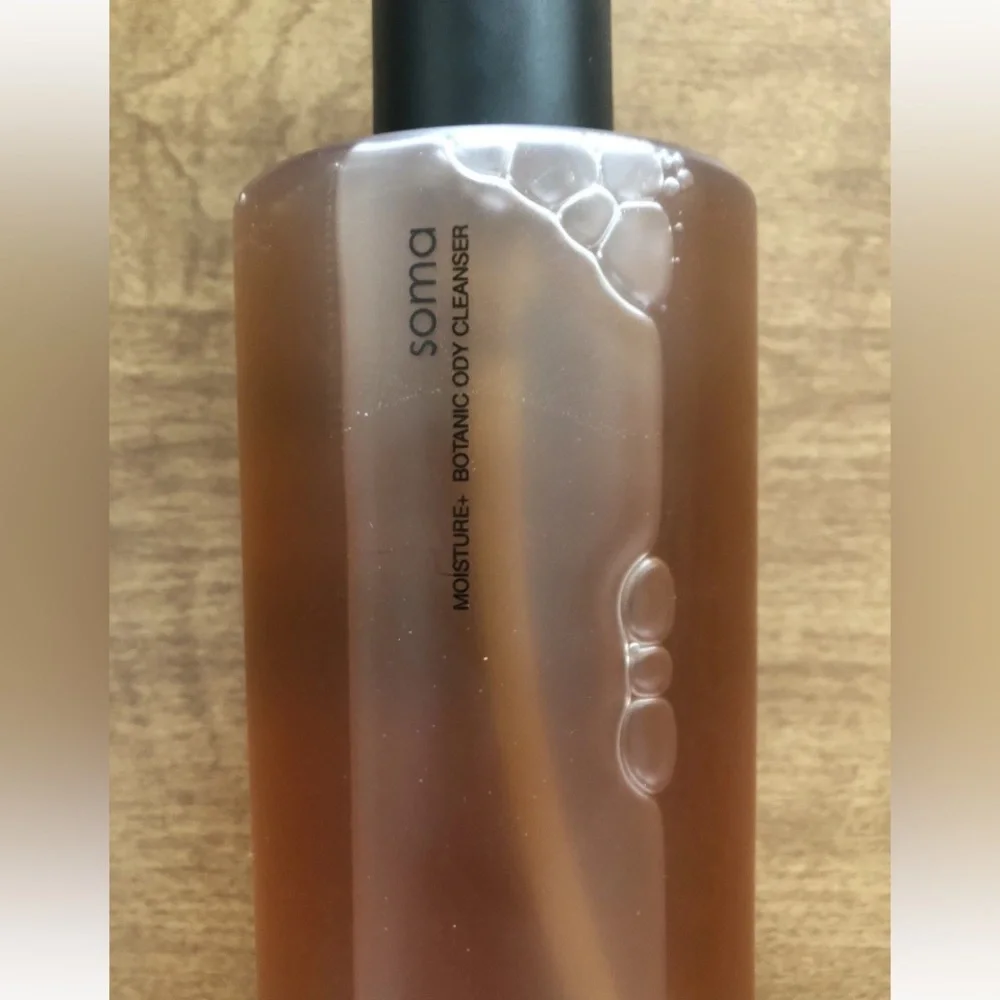 NATURALLOGIC Soma Moisture+ Botanic Body Cleanser 500ml Full Size ~ New!! 🧡